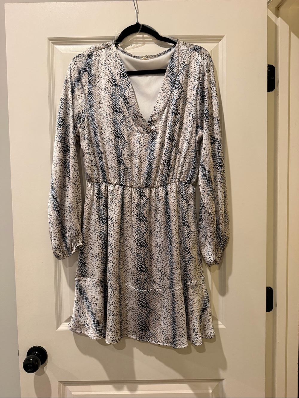 Peach Love California Snake-Print V-Neck Long Sleeve Dress in Beige and Gray